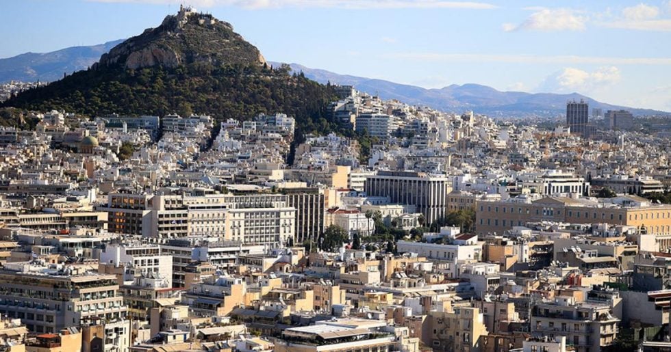 Δυσβάστακτο το «κεραμίδι» για τα ελληνικά νοικοκυριά